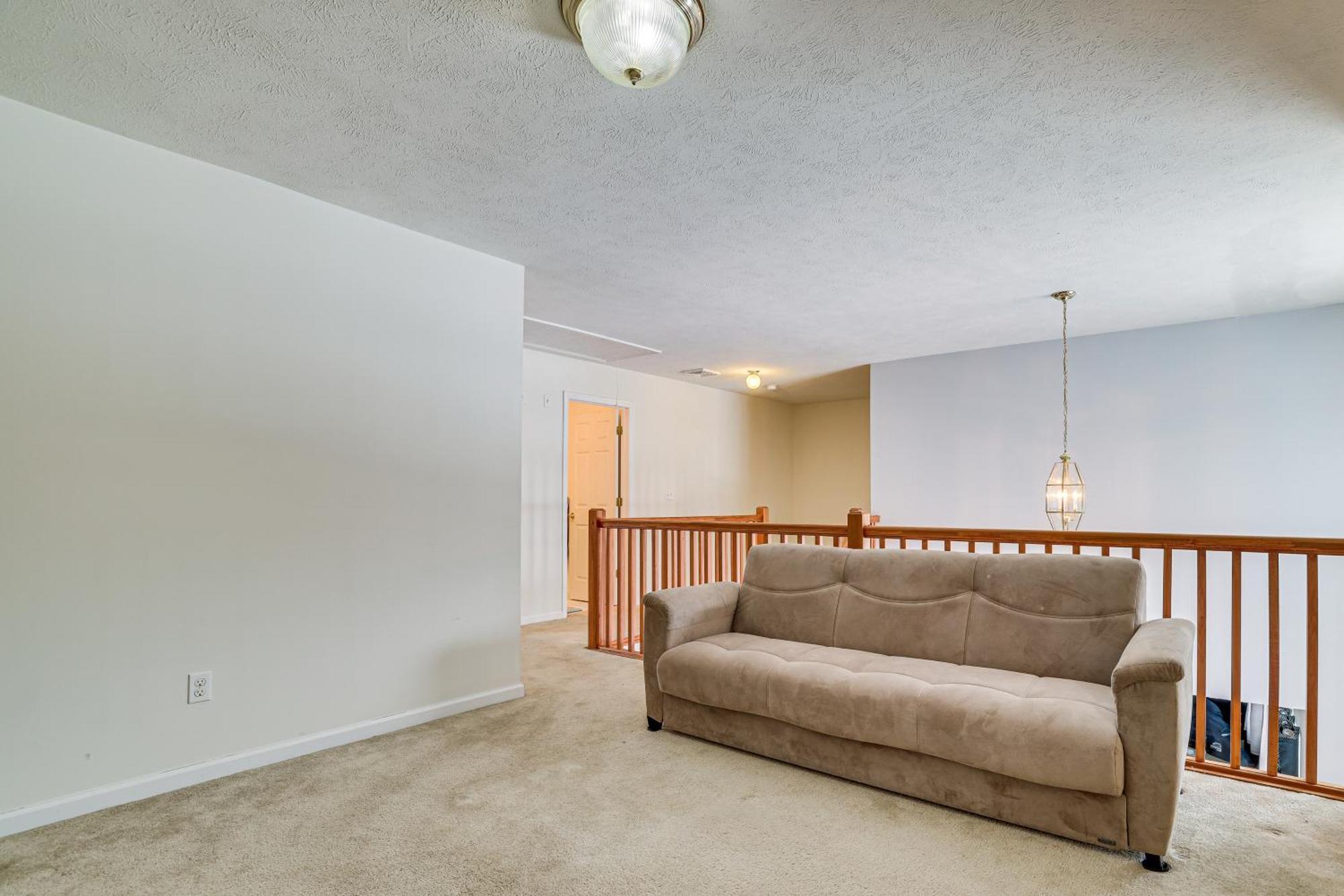 Holiday home Family-friendly With Community Pool